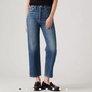 Levi's Women's Straight Leg Jeans - Classic Blue
